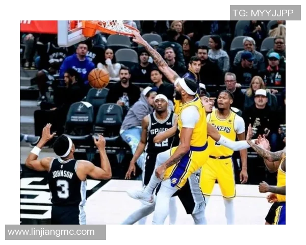 湖人对决热火总决赛第三场激战一触即发谁能赢得关键胜利